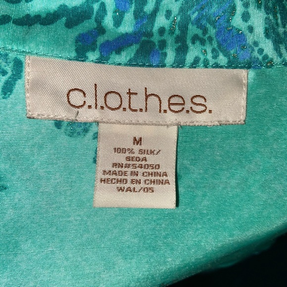 Peacock and floral 2 piece silk and velvet top set - Picture 3 of 10